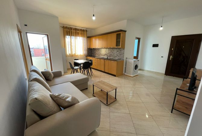 Shtepi me qera 2+1 ne Tirane - 60,000 Leke