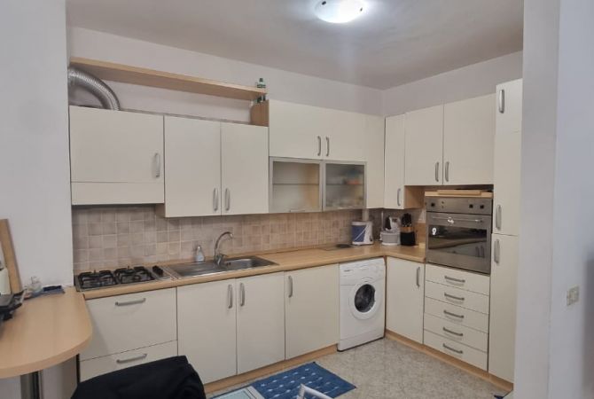 Shtepi me qera 1+1 ne Tirane - 70,000 Leke