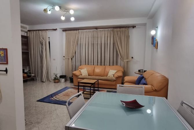 Shtepi me qera 1+1 ne Tirane - 70,000 Leke