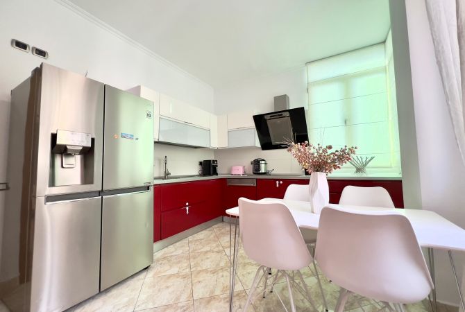 Shtepi me qera Duplex(shtepi me 2 kate) ne Tirane, 3+1, Mobilimi E mobiluar, Pagesa 1,000  Euro.