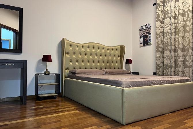 Shtepi me qera Duplex(shtepi me 2 kate) ne Tirane, 3+1, Mobilimi E mobiluar, Pagesa 1,000  Euro.