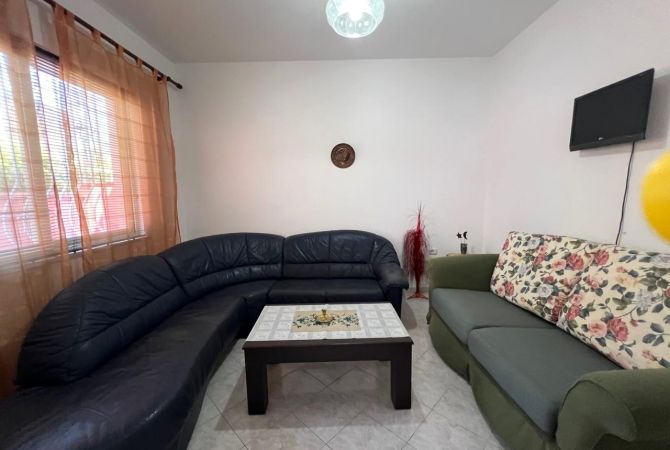 Shtepi me qera 4+1 ne Tirane - 1,500 Euro