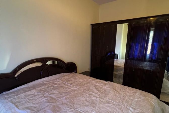 Shtepi me qera Vila Luksoze ne Tirane, 4+1, Mobilimi E mobiluar, Pagesa 1,500  Euro.