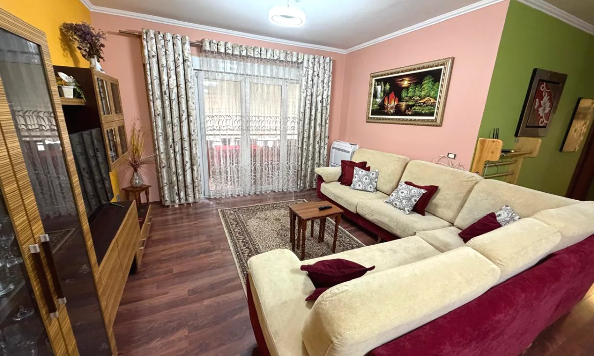 Shtepi me qera Apartament ne Tirane, 2+1, Mobilimi E mobiluar, Pagesa 600  Euro.