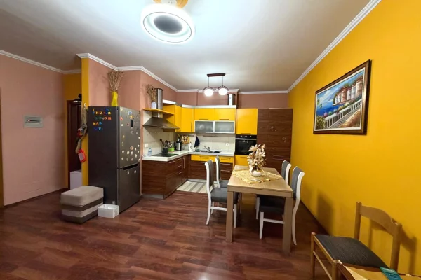 Shtepi me qera 2+1 ne Tirane - 600 Euro