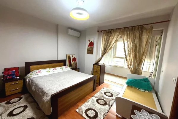 Shtepi me qera 2+1 ne Tirane - 600 Euro