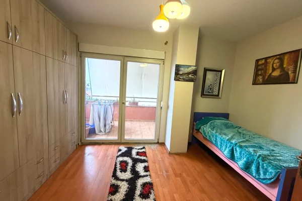 Shtepi me qera Apartament ne Tirane, 2+1, Mobilimi E mobiluar, Pagesa 600  Euro.
