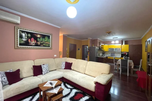 Shtepi me qera 2+1 ne Tirane - 600 Euro