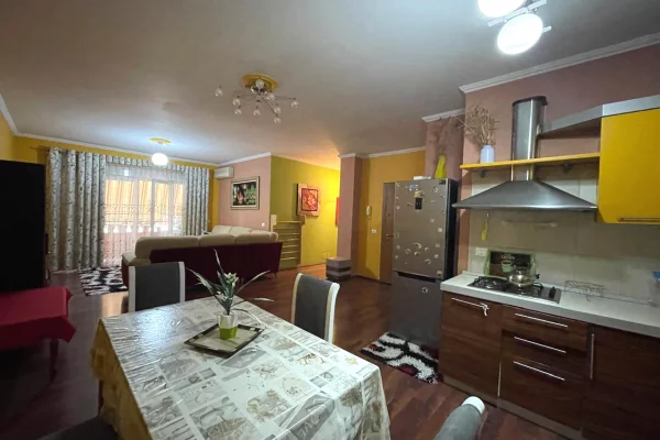 Shtepi me qera 2+1 ne Tirane - 600 Euro