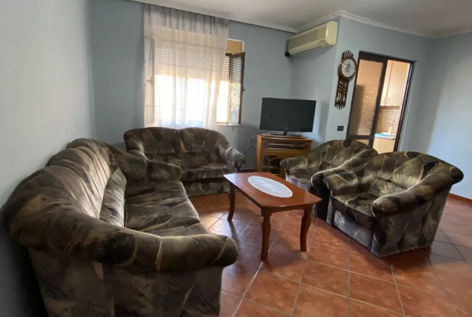 Shtepi me qera 2+1 ne Tirane - 550 Euro