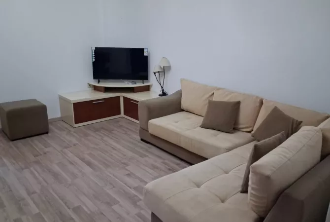 Shtepi me qera 1+1 ne Tirane - 55,000 Leke
