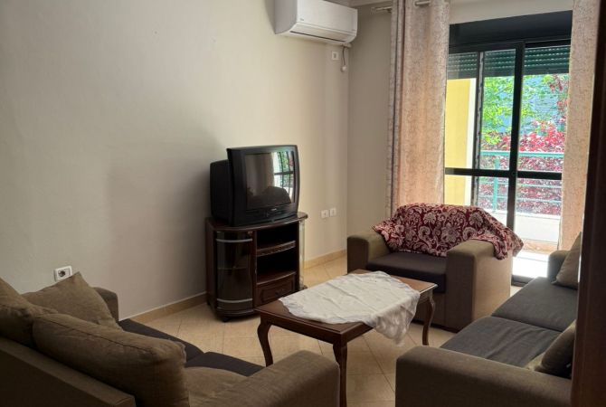 Shtepi me qera 3+1 ne Tirane - 55,000 Leke