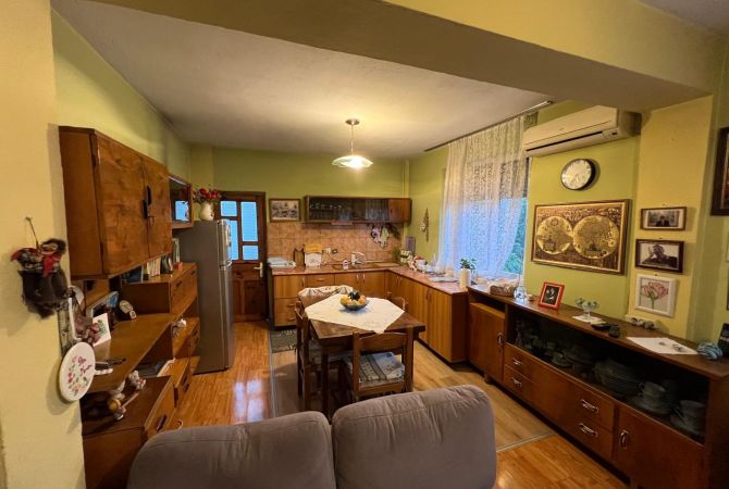 Shtepi me qera 2+1 ne Tirane - 600 Euro
