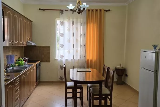 Shtepi me qera 1+1 ne Tirane - 40,000 Leke