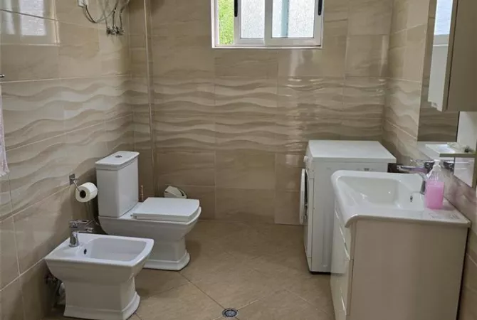Shtepi me qera 1+1 ne Tirane - 40,000 Leke