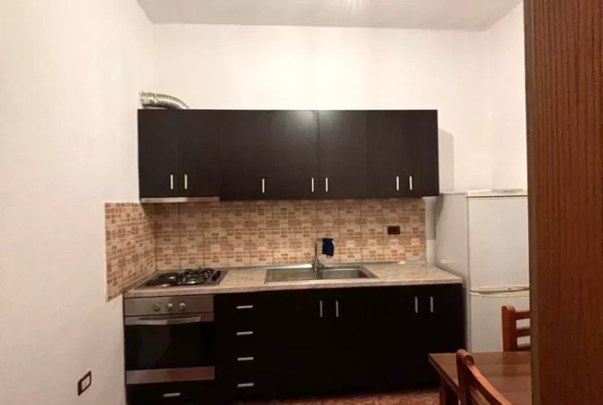 Shtepi me qera 1+1 ne Tirane - 45,000 Leke