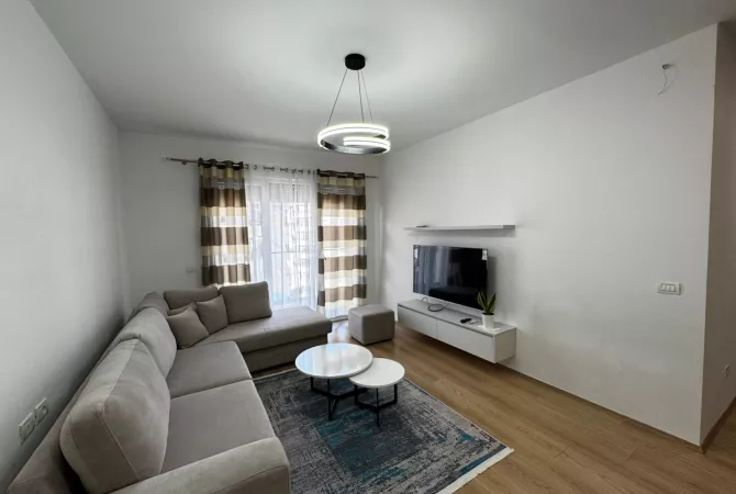 Shtepi me qera 2+1 ne Tirane - 800 Euro