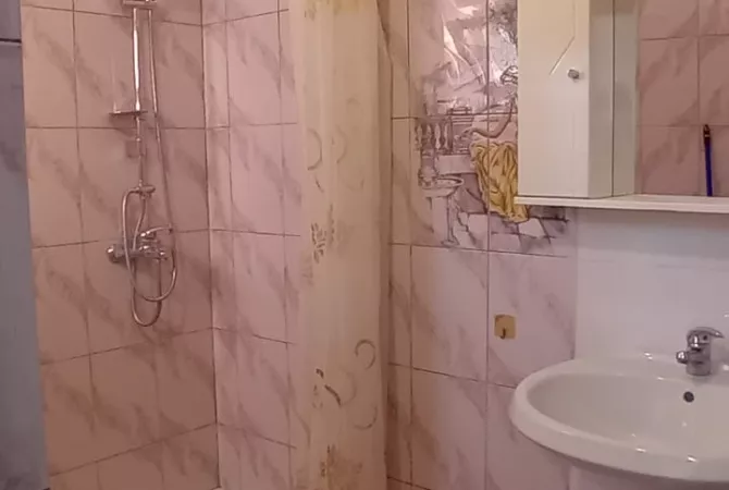 Shtepi me qera 2+1 ne Tirane - 700 Euro