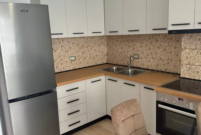 Shtepi me qera 3+1 ne Tirane - 70,000 Leke
