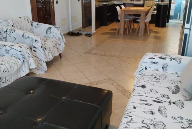 Shtepi me qera 2+1 ne Tirane - 80,000 Leke