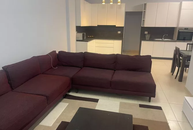 Shtepi me qera 2+1 ne Tirane - 650 Euro