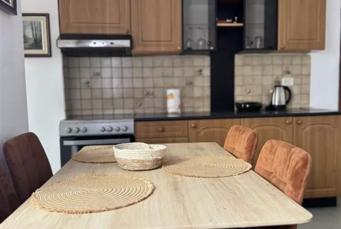 Shtepi me qera 1+1 ne Tirane - 50,000 Leke