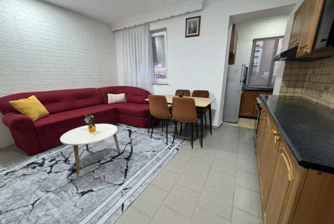 Shtepi me qera 1+1 ne Tirane - 50,000 Leke