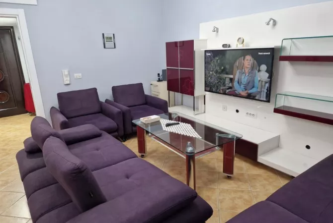 Shtepi me qera 3+1 ne Tirane - 800 Euro