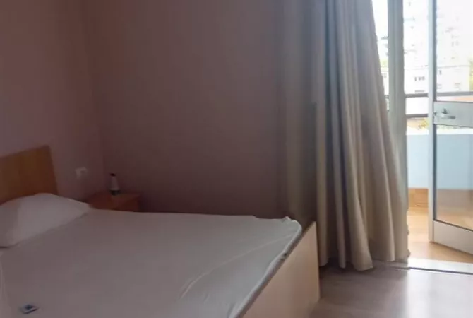 Shtepi me qera 1+1 ne Tirane - 55,000 Leke