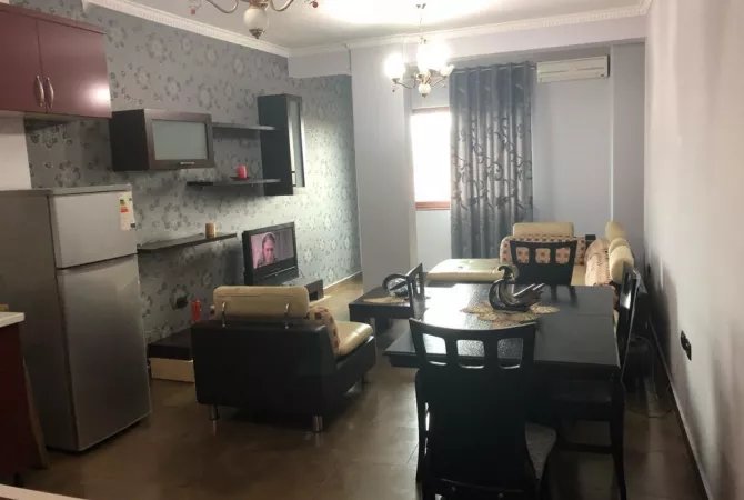 Shtepi me qera 2+1 ne Tirane - 65,000 Leke