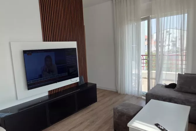 Shtepi me qera 2+1 ne Tirane - 700 Euro