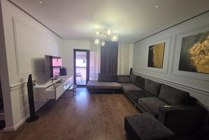 Shtepi me qera 2+1 ne Tirane - 75,000 Leke
