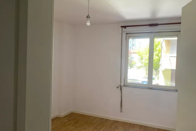 Shtepi me qera 2+1 ne Tirane - 55,000 Leke