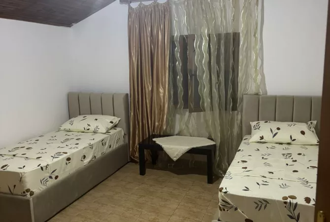 Shtepi me qera 3+1 ne Tirane - 40,000 Leke