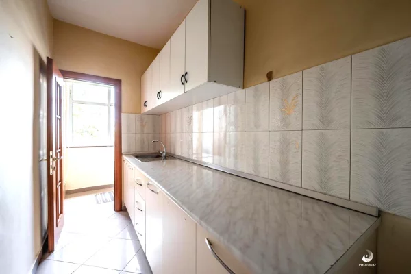 Shtepi me qera Apartament ne Tirane, 2+1, Mobilimi E mobiluar, Pagesa 60,000  Leke.