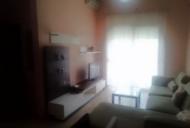 Shtepi me qera 2+1 ne Tirane - 500 Euro