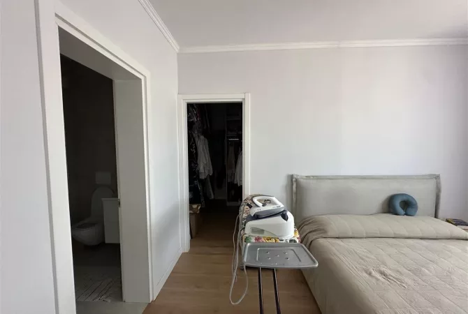 Shtepi me qera 2+1 ne Tirane - 1,450 Euro