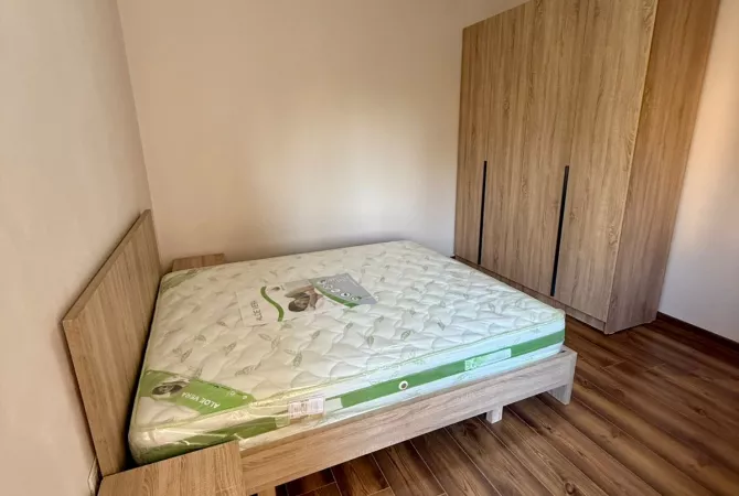 Shtepi me qera 1+1 ne Tirane - 65,000 Leke