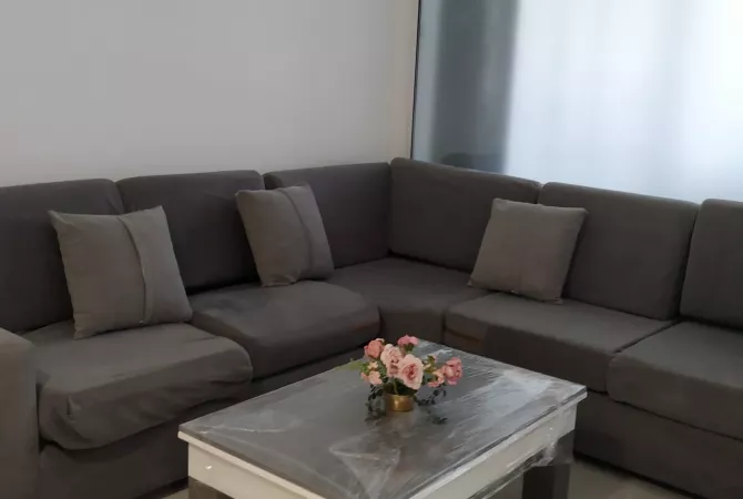 Shtepi me qera 2+1 ne Tirane - 700 Euro