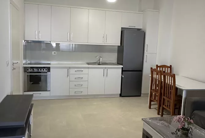 Shtepi me qera 2+1 ne Tirane - 700 Euro