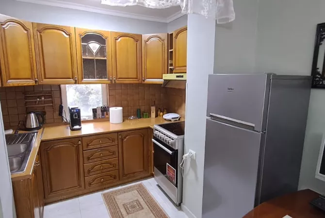 Shtepi me qera 1+1 ne Tirane - 35,000 Leke
