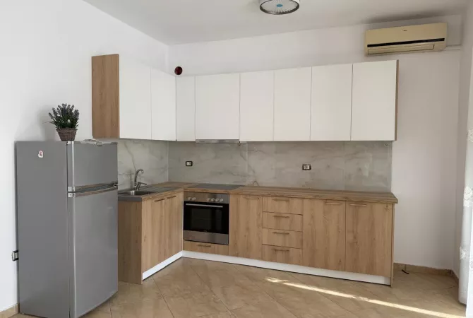 Shtepi me qera 1+1 ne Tirane - 45,000 Leke