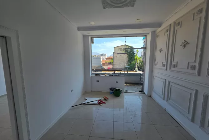 Ambient biznesi me qera 3+1 ne Tirane - 400 Euro