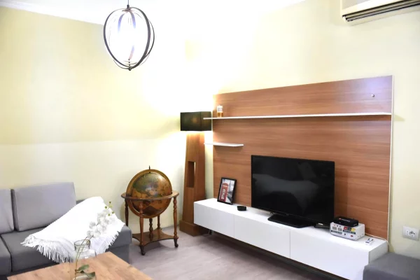 Shtepi me qera 2+1 ne Tirane - 650 Euro
