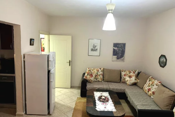 Shtepi me qera 2+1 ne Tirane - 50,000 Leke