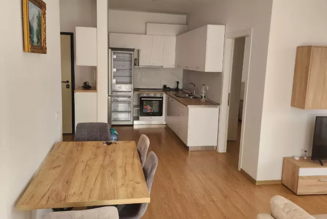 Shtepi me qera 2+1 ne Tirane - 65,000 Leke