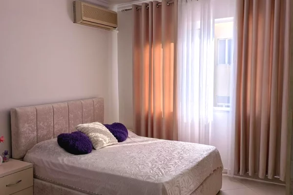 Shtepi me qera Apartament ne Tirane, Garsoniere, Mobilimi E mobiluar, Pagesa 50,000  Leke.