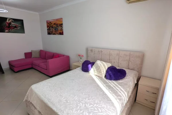 Shtepi me qera Apartament ne Tirane, Garsoniere, Mobilimi E mobiluar, Pagesa 50,000  Leke.