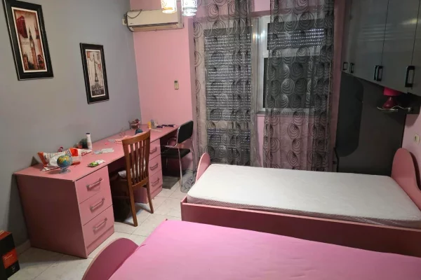 Shtepi me qera 1+1 ne Tirane - 420 Euro