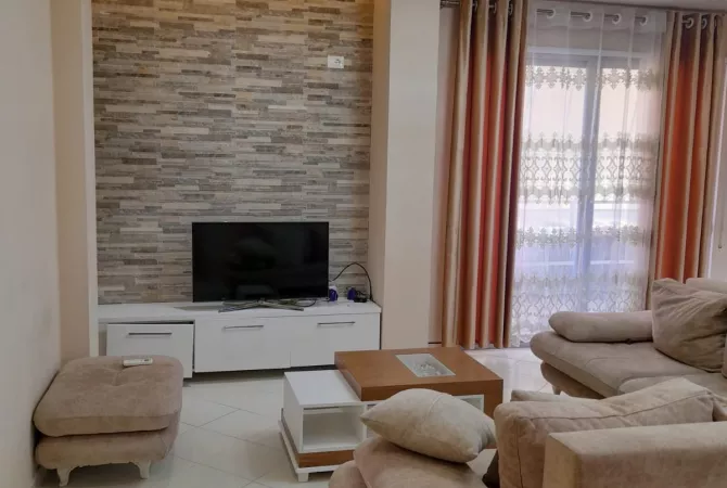 Shtepi me qera 2+1 ne Tirane - 520 Euro